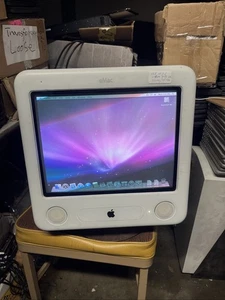 Apple eMac 6,4 A1002 w/Mouse KB 1.25GHz PowerPC G4 512MB RAM 40GB OS 10.5.6 - Picture 1 of 10