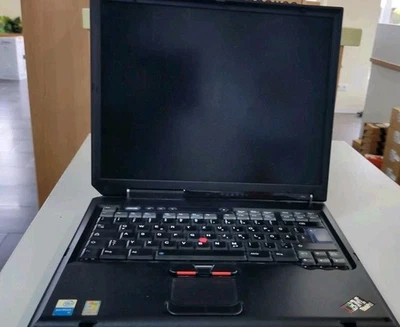 Laptop IBM ThinkPad R40 Typ 2723, defekt - Bild 1 von 4