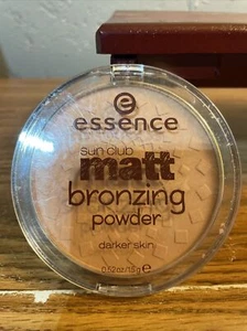 Essence | Sun Club Matt Bronzing Powder | 02 Sunny | Darker Skin - Picture 1 of 3