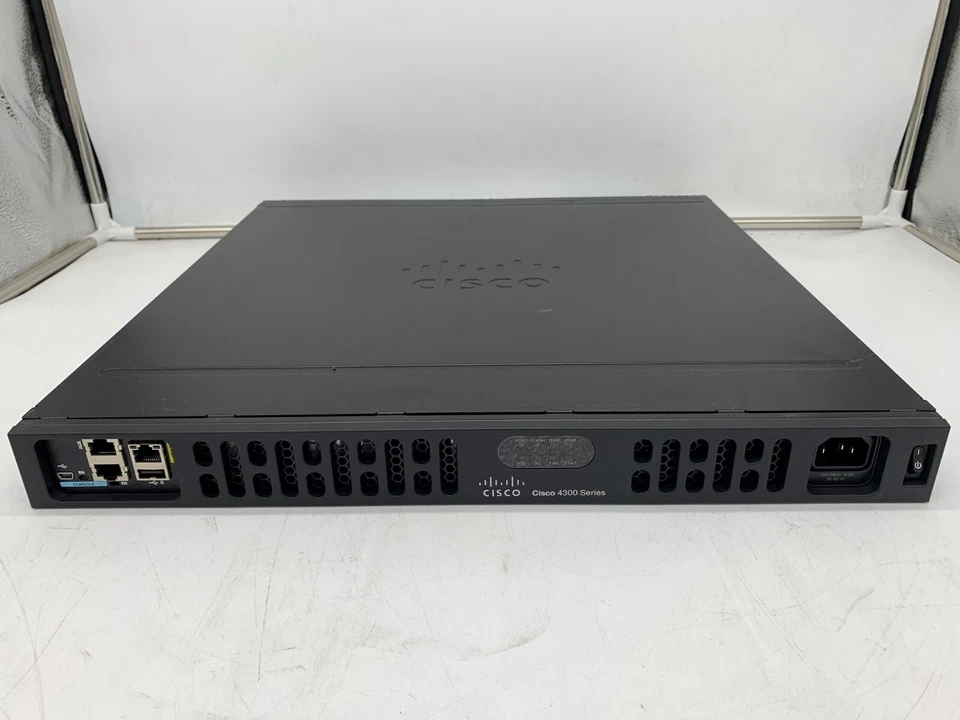 CISCO ISR4331/K9 - Free UK Shipping! - Image 1 of 1