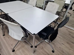 USM Haller - Besprechungstisch / Konferenztisch - 100x100 cm - Perlgrau - A319 - Bild 1 von 6