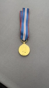 Queen Elizabeth II Golden Jubilee Medal - Picture 1 of 6