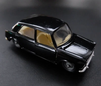 INNOCENTI MORRIS IM3 / 1:43 / Vintage Soviet Model Car / Made in USSR - Bild 1 von 4