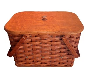 Cesta de picnic Amish tamaño mediano con tapa de roble macizo y asas oscilantes - Imagen 1 de 14