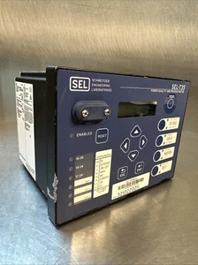 Schweitzer Engineering Laboratories SEL-735 0735AX20944EFXB4XX16101XX(BIN-5.5.1) - Picture 1 of 8