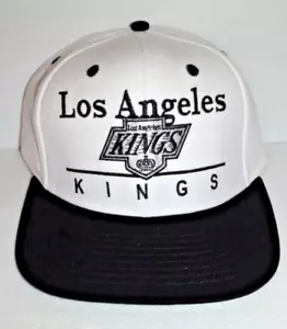 LOS ANGELES LA KINGS Auténtico NHL NUEVO SOMBRERO SNAPBACK BLANCO POR VINTAGE HOCKEY - Imagen 1 de 5