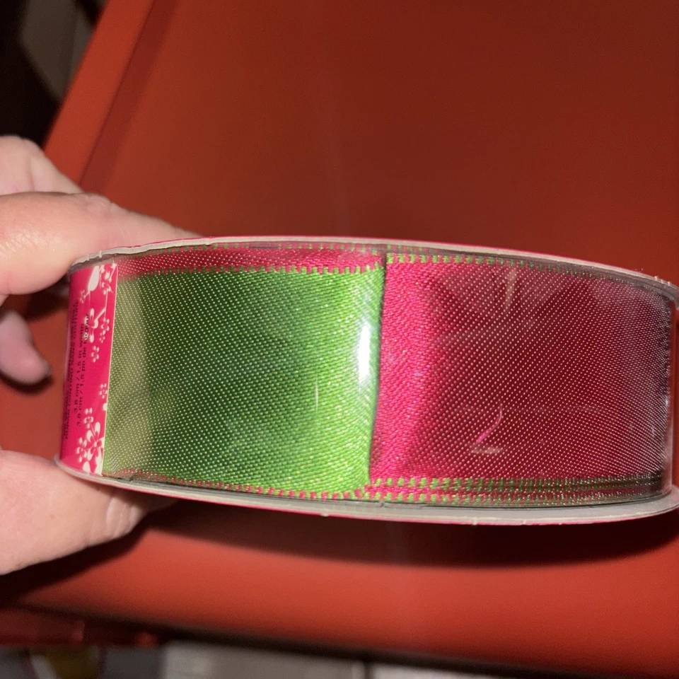 Cinta de Navidad de alambre reversible roja/rosa y verde Kirkland Signature 50 yardas Foto 1 de 4