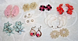 LOT 9 Clip On EARRINGS Plastic FLOWERS, Shell, RHINESTONES Feather CORO Germany - Picture 1 of 17