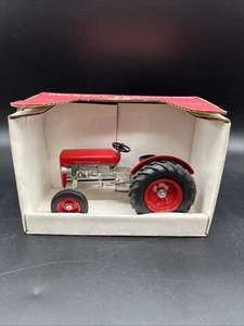 Massey Ferguson Spec-Cast 1:16 Limited Edition 35 Wide Front Tractor New DieCast - Picture 1 of 6