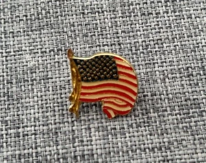 AMERICA USA BADGE STARS STRIPES FLAG BADGE - Picture 1 of 2