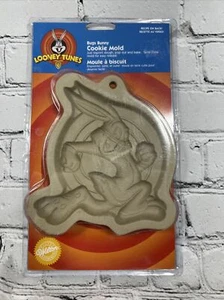 Bugs Bunny Cookie Mold Wilton Vintage 1997 - Large 5.75" - Looney Tunes - Picture 1 of 2