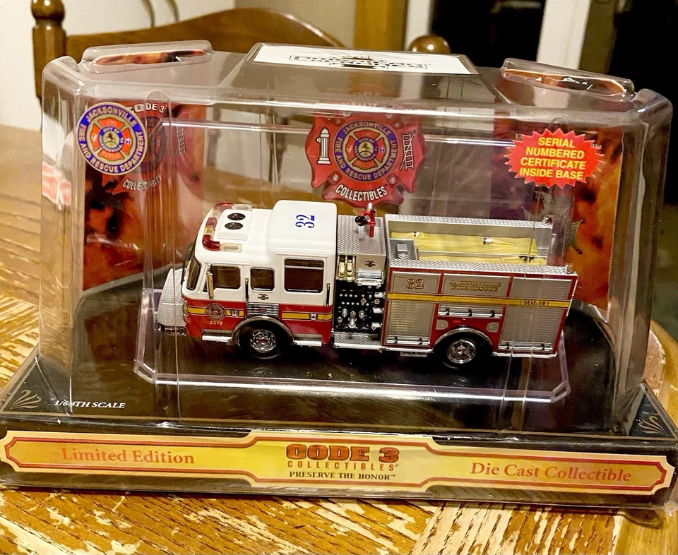 Code 3 Collectibles 1/64 Yonkers NY Mack Fire Dept Truck # 306 A2