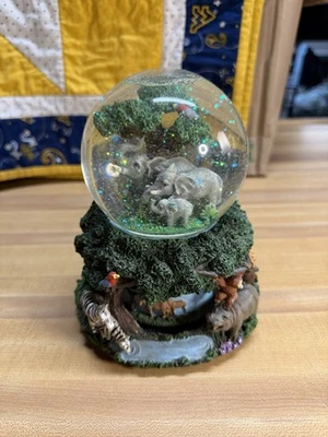 Globo de agua musical animales africanos Foto 1 de 4