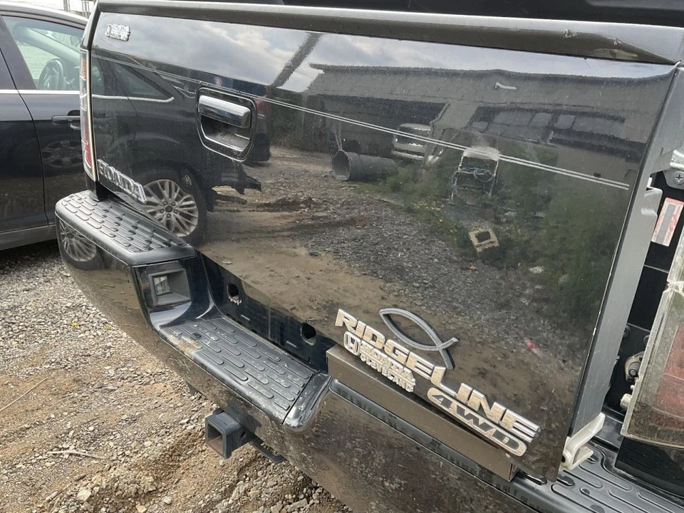 Trunk/Hatch/Tailgate Without Rear View Camera Fits 06-12 RIDGELINE 5091614 - Image 1 of 4