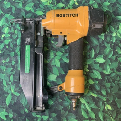 Bostitch SB-1664FN Straight Finish Fastener 16 GA 1-2 1/2" Used - Image 1 of 4