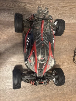ARRMA ARA406120 - Cuerpo Typhon 6S con calcomanías, negro/rojo Foto 1 de 3