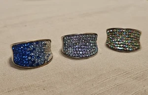 Menge 3 Ringe glänzend bunte Mini Kristalle gemarkt Messing JCM Malaysia alle Größe 8 - Bild 1 von 20