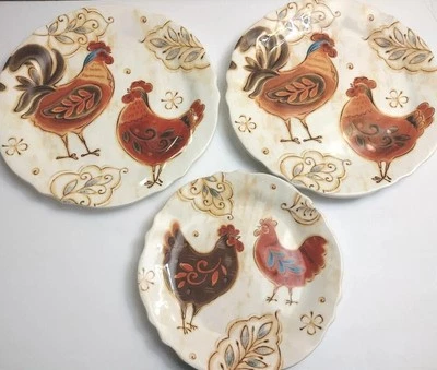 PIER 1 Importaciones GALLO Hojas de Gallo (2) 11" Platos de Cena Un Plato Lateral de 9" Plato Foto 1 de 4