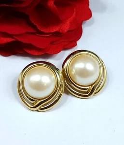 Vintage Retro Richilieu Signed Goldtone Faux Pearl Cabochon Post Earrings - Picture 1 of 4