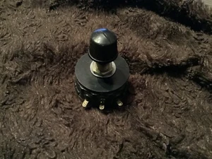 COLVERN Ltd. Wire Wound Vintage Potentiometer - CLR.4239/264 100.000 Ohm  (A1)3 - Picture 1 of 2