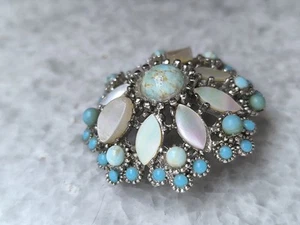 Vintage shell and turquoise brooch - Picture 1 of 7