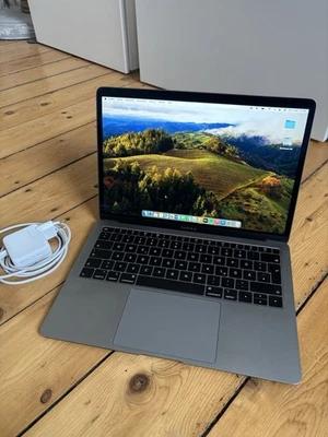 Apple MacBook Air 2019 – 13" | i5 | 8GB | 128GB SSD  - Bild 1 von 4