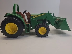 ERTL John Deere Tractor, 0071wy00, Broken part see photos - Picture 1 of 11