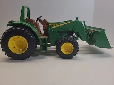ERTL John Deere Tractor, 0071wy00, Broken part see photos - Image 1 of 4