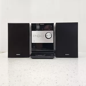 Sony Micro Hi-Fi System CMT-FX300i CD Player MP3 iPod Dock Tuner Radio - Picture 1 of 14