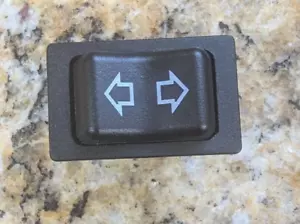 American Technologies CW P10 RV Rocker Switch/ 40 Amp 12 V PACK OF 2 - Picture 1 of 4