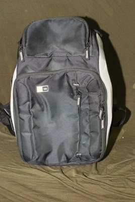 Case Logic Camera Backpack - Black - Cool Center Well To leave lens attached - Image 1 of 4
