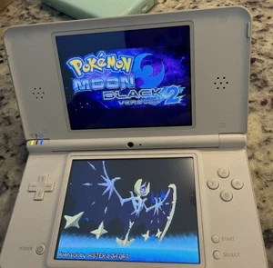 Nintendo DSi XL Weiß Konsole Region Free Spiele Ladekabel Saubere Bildschirme - Bild 1 von 7