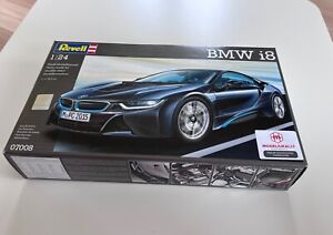 BMW i8  1/24 REVELL 07008 plastic model kit