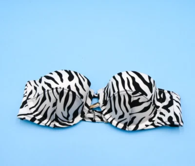 Top de biquíni Victorias Secret 32B branco com estampa de zebra sem alças - Imagem 1 de 4