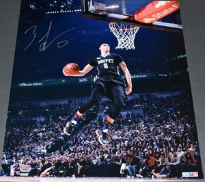 ZACH LAVINE HANDSIGNIERT MINNESOTA TIMBERWOLVES DUNK 16x20 FOTO FANATIKER - Bild 1 von 1