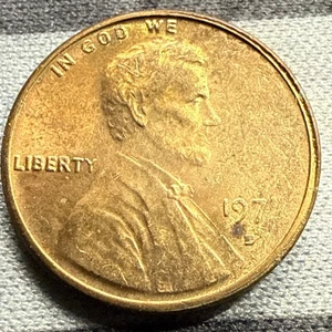 1975 D Lincoln Memorial Penny Poor Strike Error - Picture 1 of 12