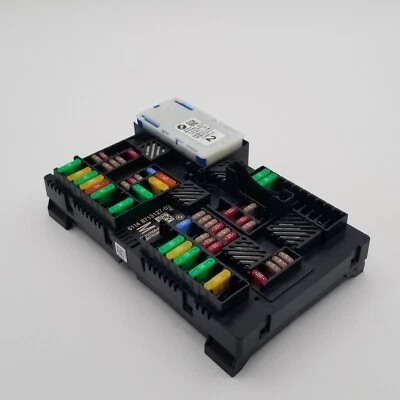 FUSE JUNCTION RELAY BOX BLOCK MODULE OEM 61148713127 BMW 530I G30 2017 - 2023 - Image 1 of 4