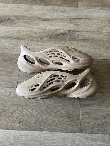 Taglia 13 Adidas Yeezy schiuma RNNR ocra