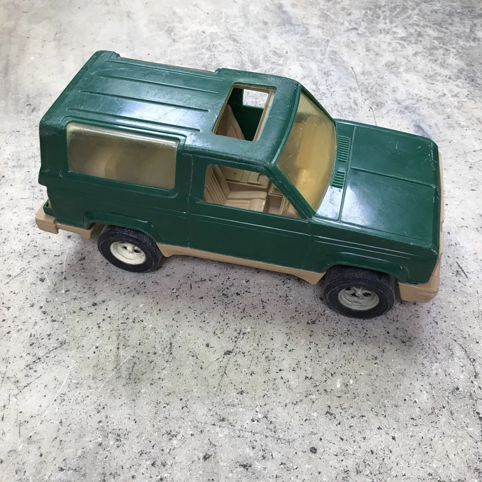 Vintage Strombecker Tootsie Toy Ford Bronco II Plastic 10” Green Tan Fast Ship! - Image 1 of 4
