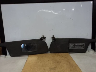 91 VISERA DE VINILO GRIS CAPRI / PAR DE PARASOLES IZQUIERDO Y DERECHO 49453 Foto 1 de 2