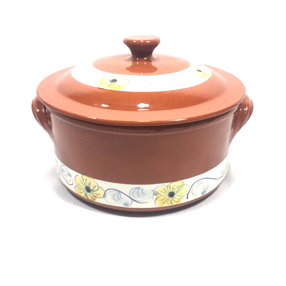 Cazuela hecha a mano de barro vintage. Manijas, 3 cuartos Hecho en Portugal Foto 1 de 4