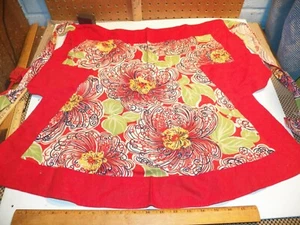 Delantal de cocina vintage rojo con patrón floral - Imagen 1 de 4