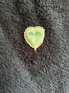 Cake topper originale Flasher Beatles anni '60 "OLOGRAFICO" a forma di cuore!RARO - Foto 1 di 2