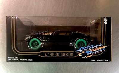 GREENLIGHT GREEN MACHINE 1977 PONTIAC TRANS AM SMOKEY & THE BANDIT 1:24 SCALE - Image 1 of 4