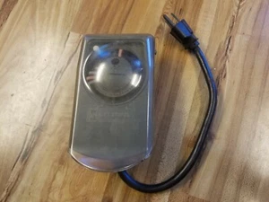 Intermatic Außenzeitschaltuhr, drei Zinken, grün - Bild 1 von 4