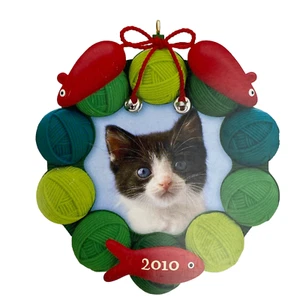 Hallmark 2010 Pretty Kitty Yarn Reef Ornament - Picture 1 of 3