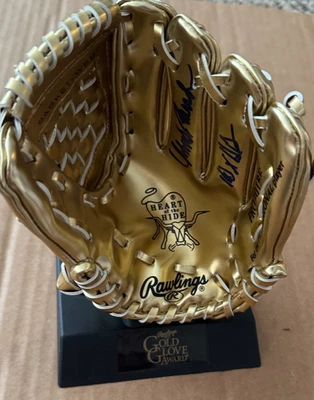 Johnny Bench Signed Rawlings Mini  Gold Glove Award W/10x Gold Glove Beckett COA - Image 1 of 4