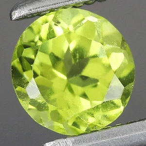 0.57ct t.w 5x5mm Round Natural Green Peridot Gemstone, Myanmar - Picture 1 of 4