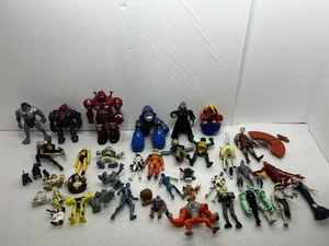 Vintage zufällig gemischt 35+ viele Spielzeug und kleine Actionfiguren 90er 2000er - Bild 1 von 9