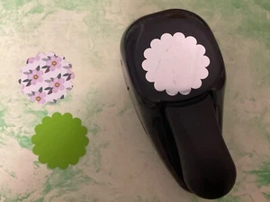 Stampin Up überbackener runder Kreis 1 3/4" Blume Karte Handwerk Stanze Schneider - getestet - Bild 1 von 2